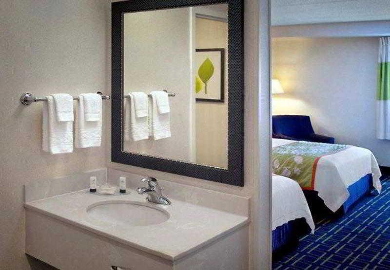 Fairfield Inn Portsmouth Seacoast Экстерьер фото