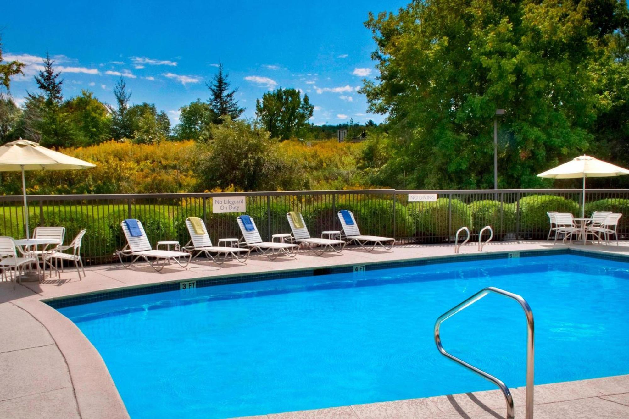 Fairfield Inn Portsmouth Seacoast Экстерьер фото