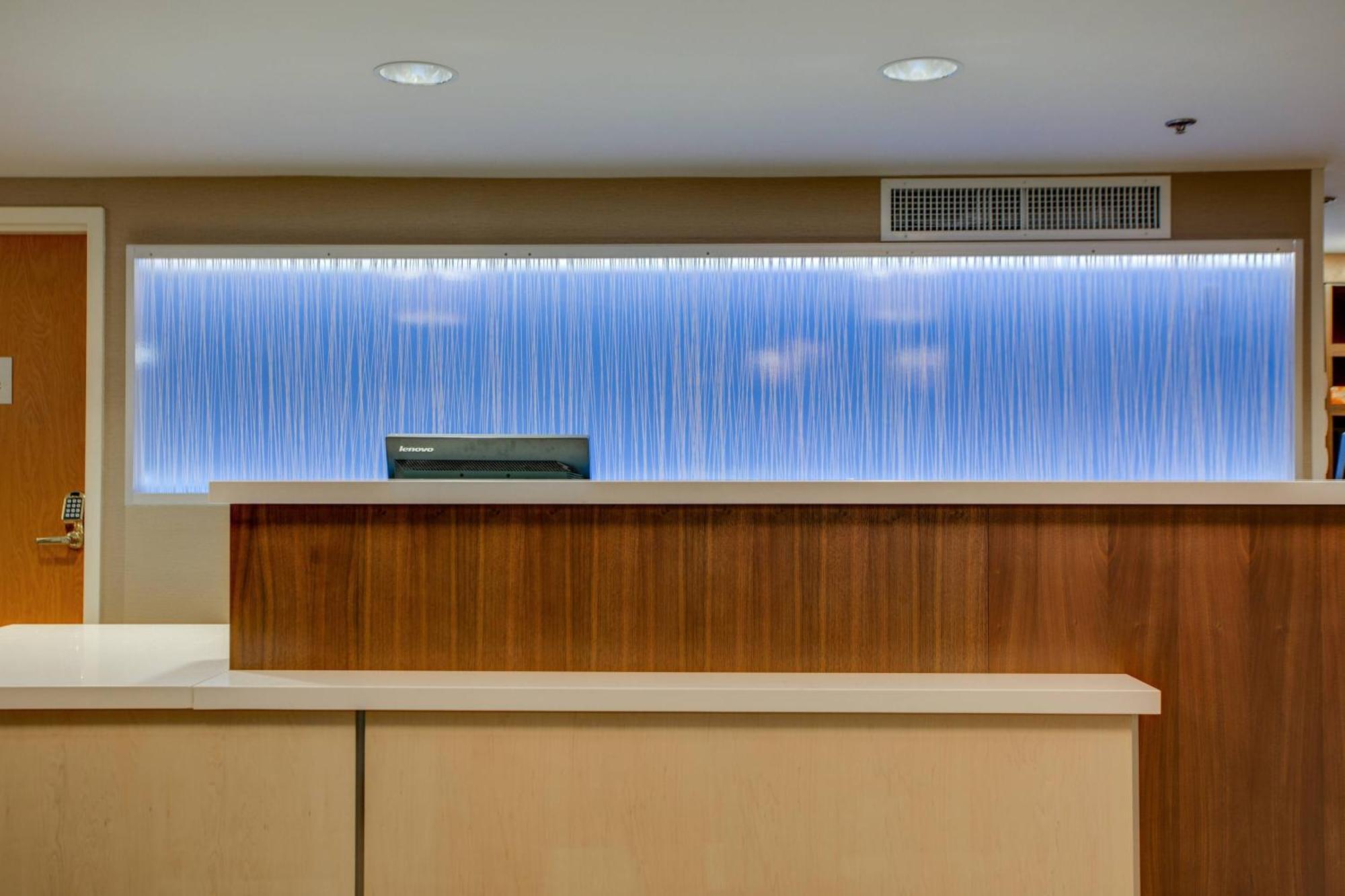 Fairfield Inn Portsmouth Seacoast Экстерьер фото